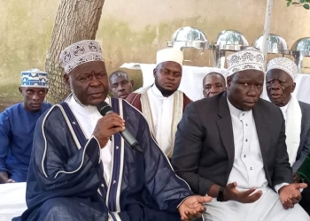 Mufti Shaban Ramadan Mubajje with other believers who participated in the memorial prayers.